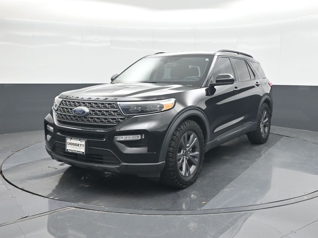 Used 2023 Black Ford XLT image 1
