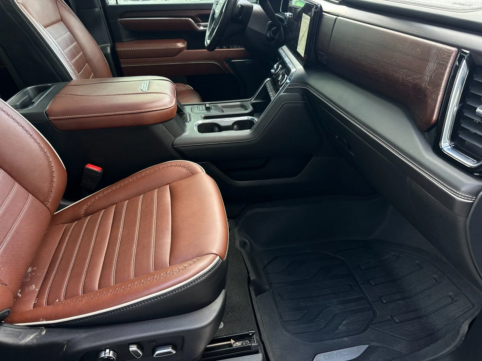 Used 2024 White Frost GMC Denali Ultimate image 14