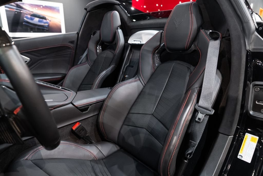 Used 2025 Black Chevrolet Z06 image 4