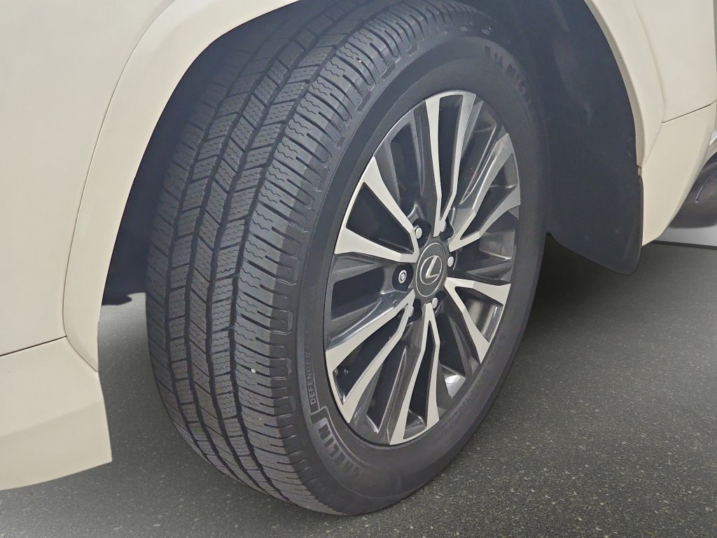 Used 2022 White Lexus 600 Premium image 36