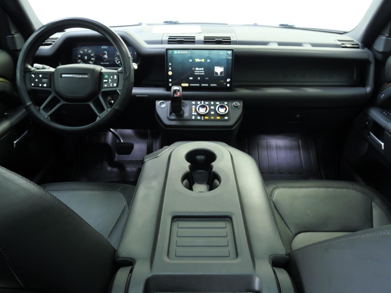 Used 2022 Gondwana Stone Metallic Land Rover X-Dynamic HSE image 28