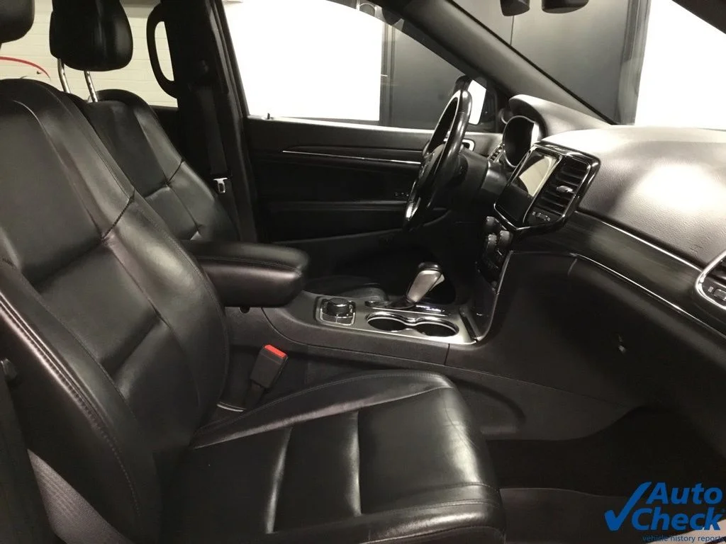 Used 2020 Gray Jeep Limited image 37