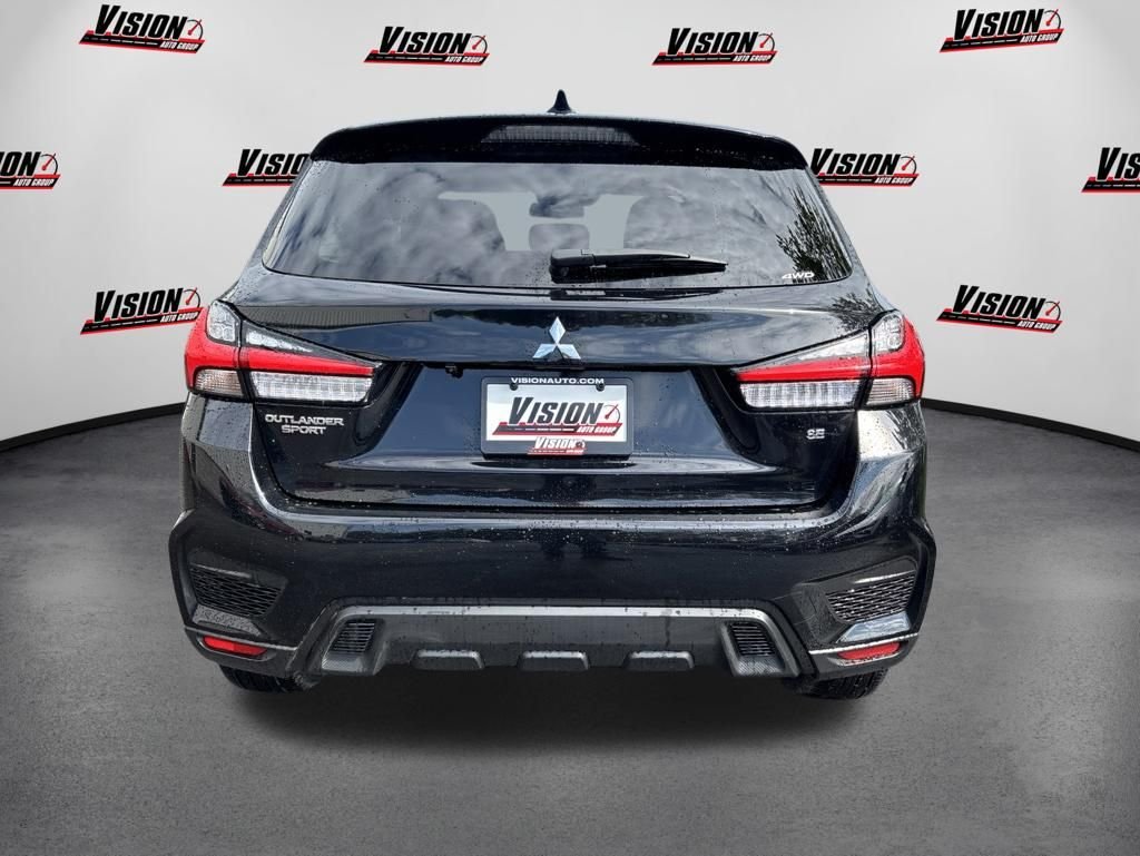 Used 2024 Black Mitsubishi 2.0 SE image 3