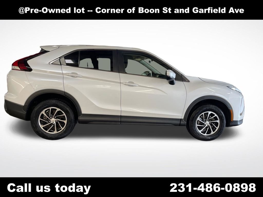 Used 2022  Mitsubishi ES image 6