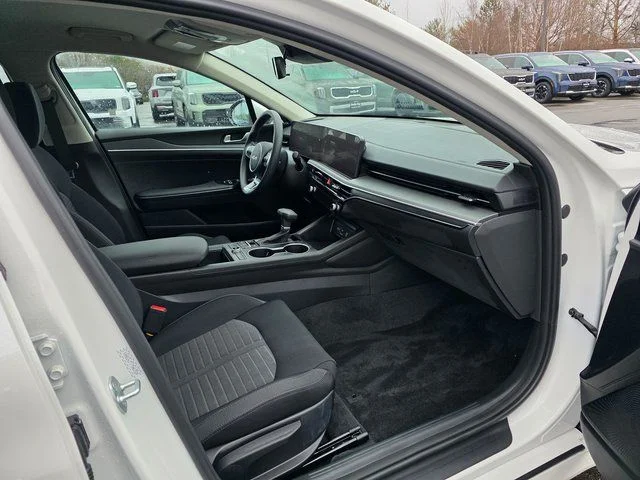 2026 Kia K5 LXS - Photo 9