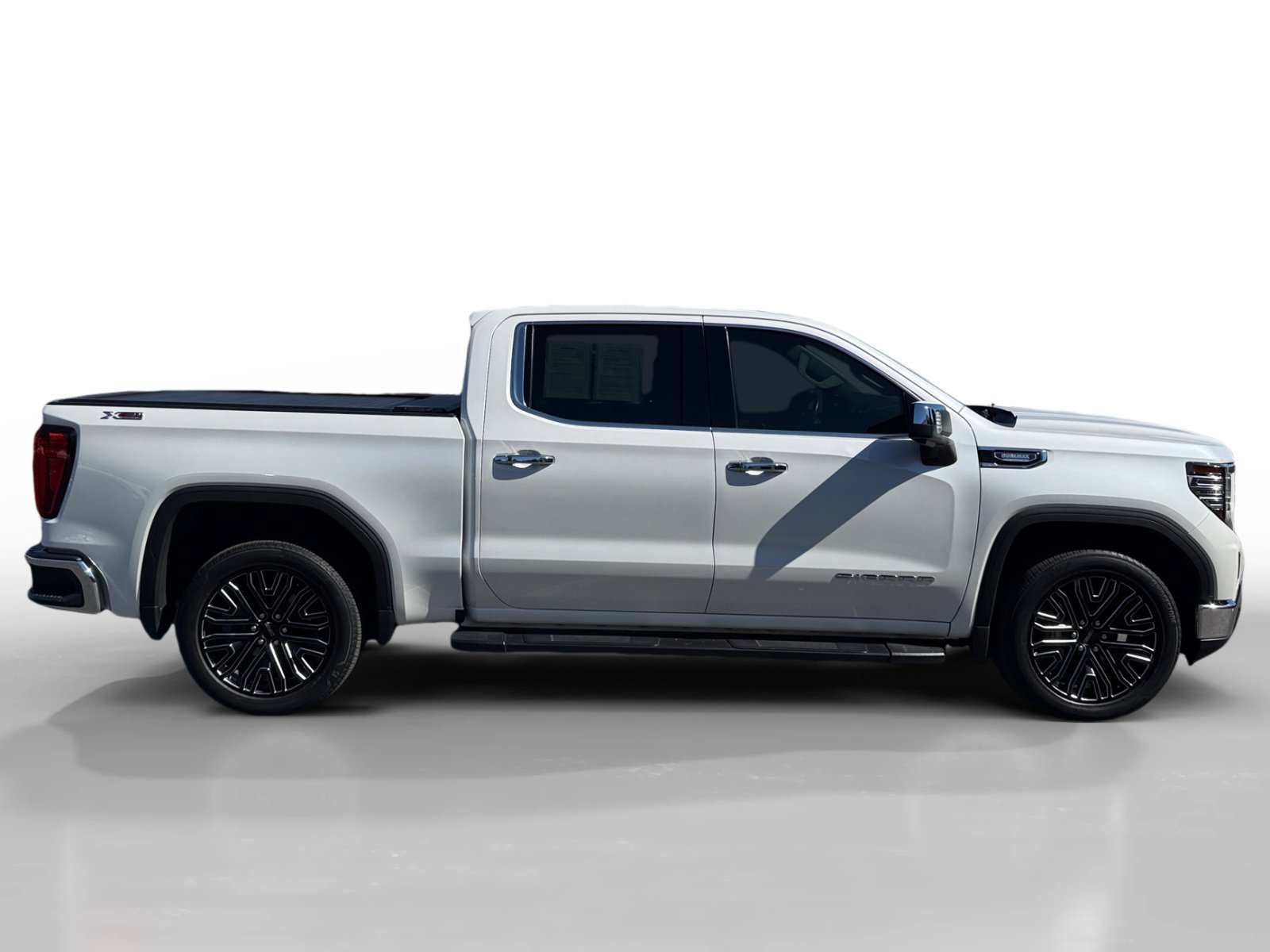 Used 2022 White Frost Tricoat GMC SLT image 6