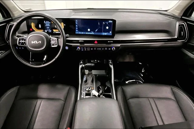 Used 2025 Wolf Gray Kia EX image 18
