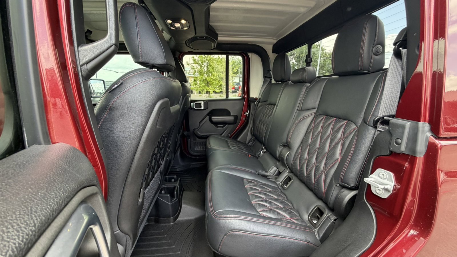 Certified Used 2021 Snazzberry Pearlcoat Jeep Rubicon image 14
