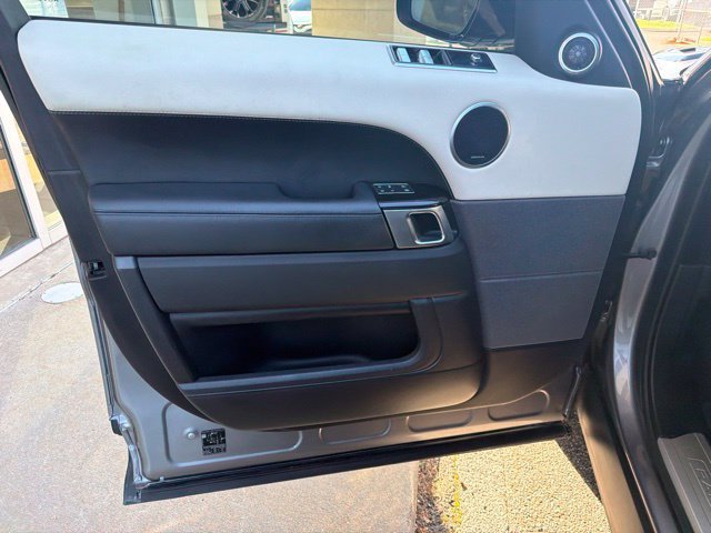 Used 2022 Silver Land Rover HSE Silver Edition image 12