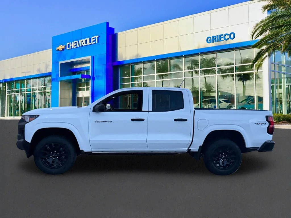 New 2026 Summit White Chevrolet WT image 4