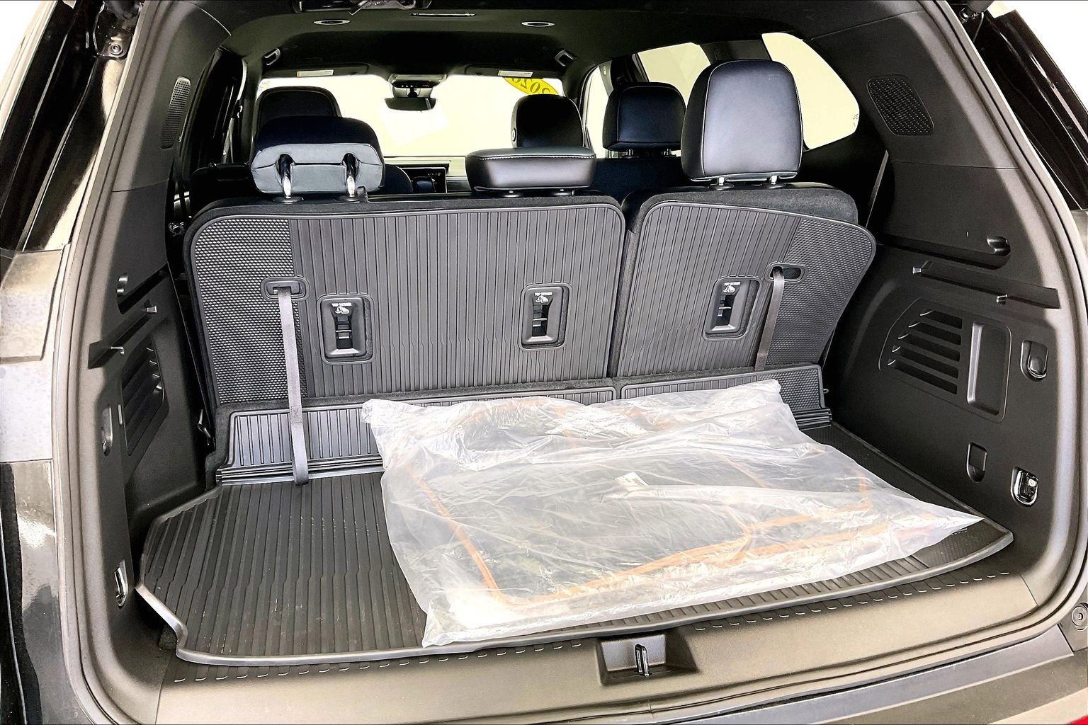 2026 GMC Acadia AT4 - Photo 27