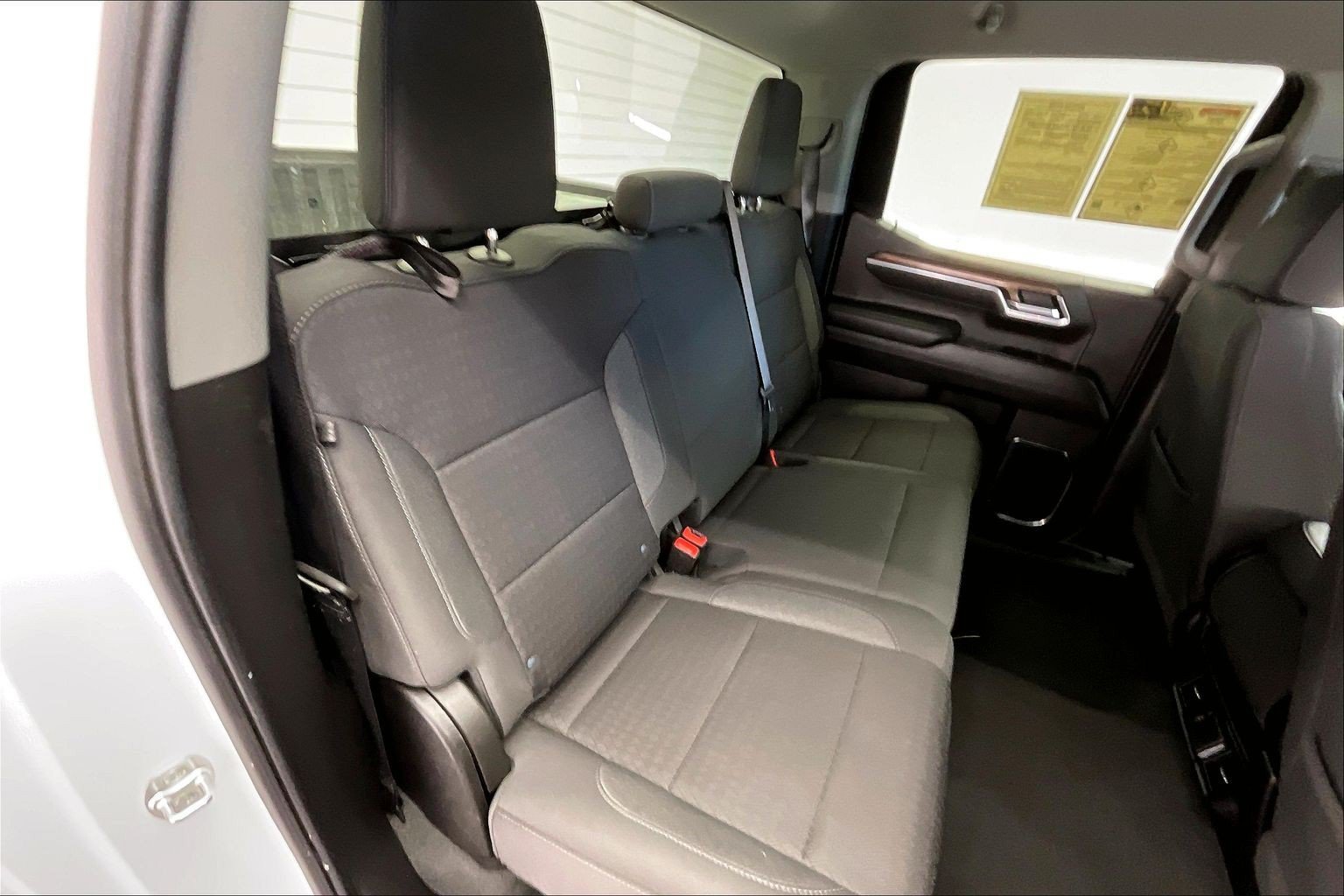 Used 2025 Summit White Chevrolet LT image 18