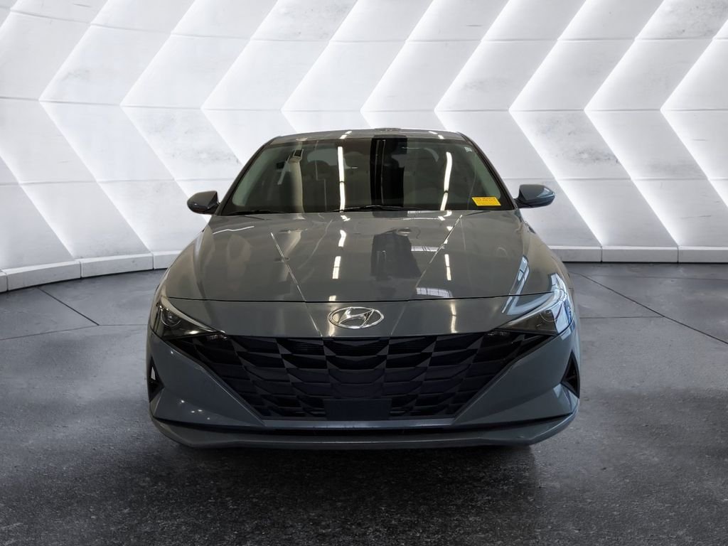Used 2022 Gray Hyundai SEL image 2