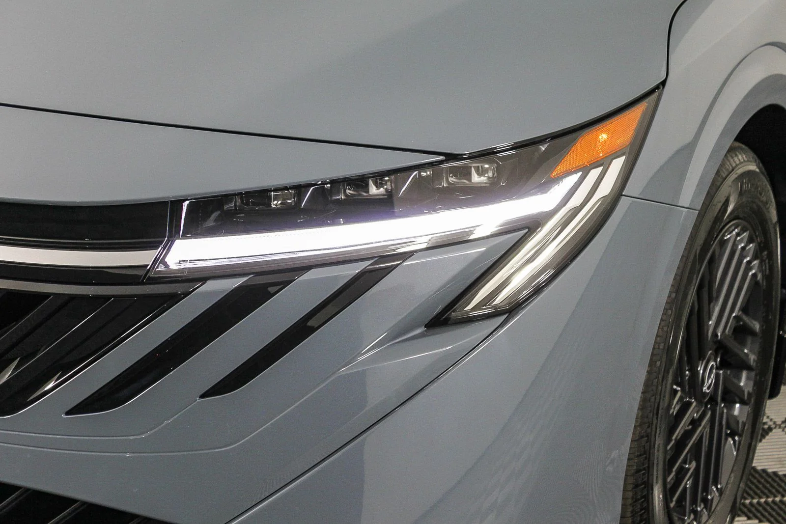 New 2026 Atlantic Gray Metallic Nissan SV image 4