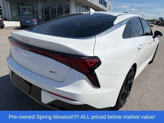 Used 2025 White Kia GT-Line image 13