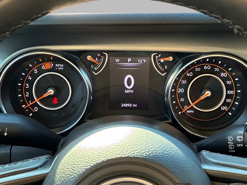 Used 2023 Black Jeep Sport S image 25