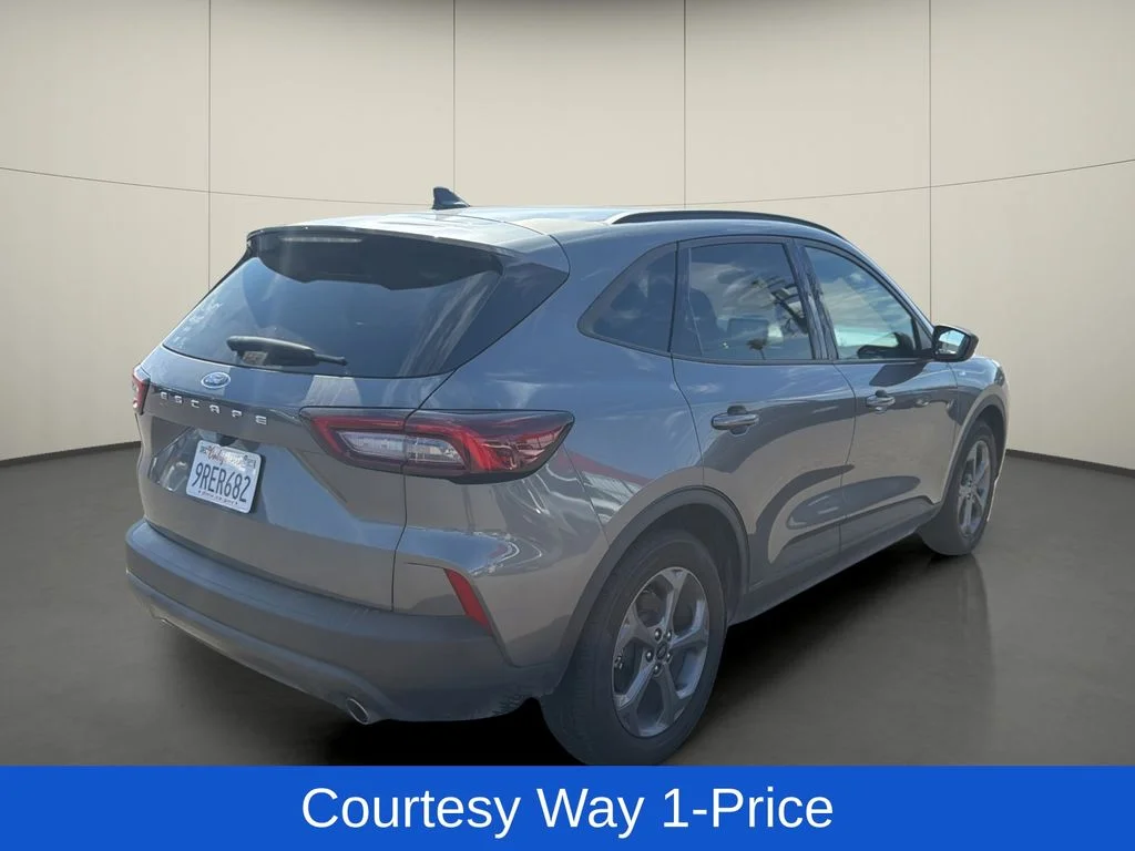 Used 2025 Gray Ford ST-Line image 9