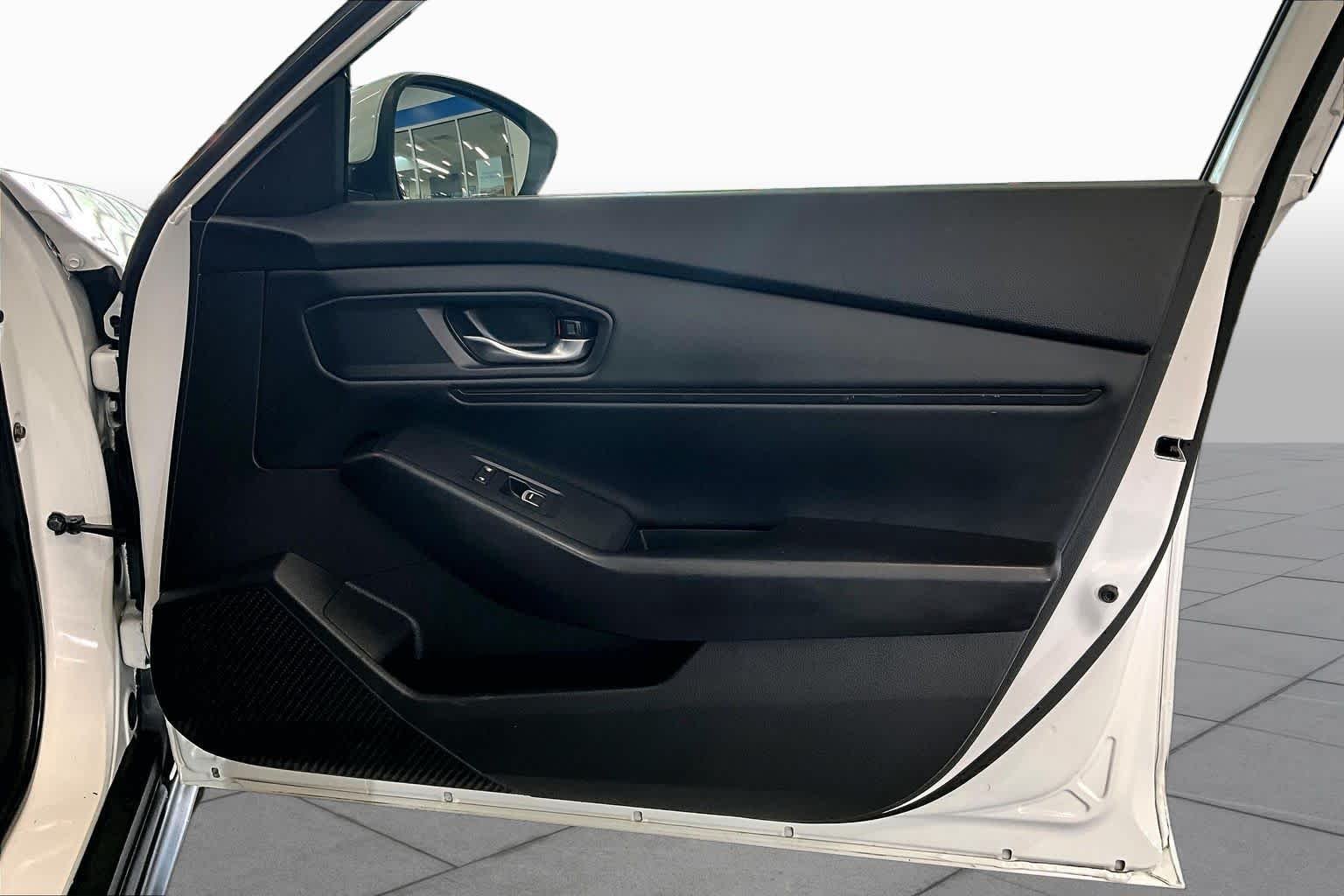 Used 2024 Platinum White Pearl Honda EX image 23