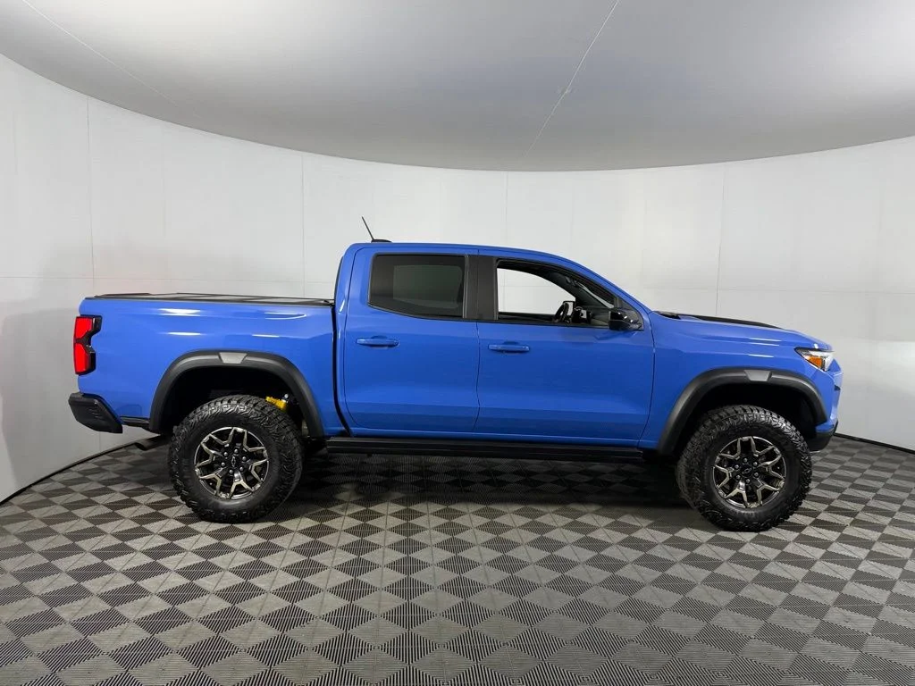 Certified Used 2025 Blue Chevrolet ZR2 image 7
