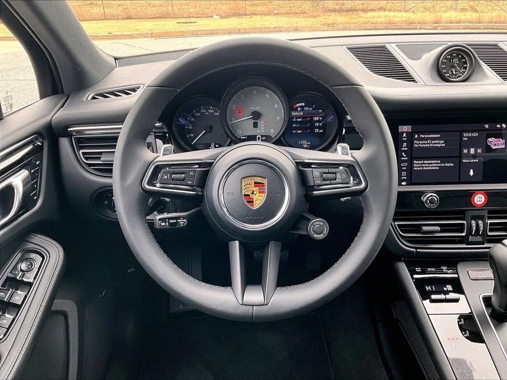 2026 Porsche Macan S - Photo 14