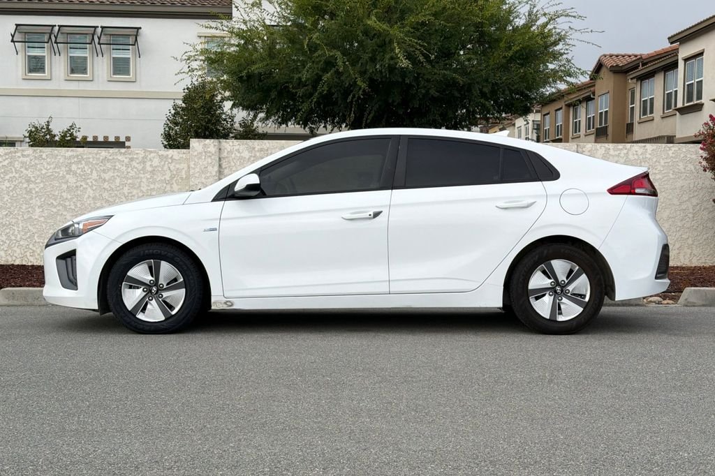 Used 2020 Ceramic White Hyundai Blue image 6