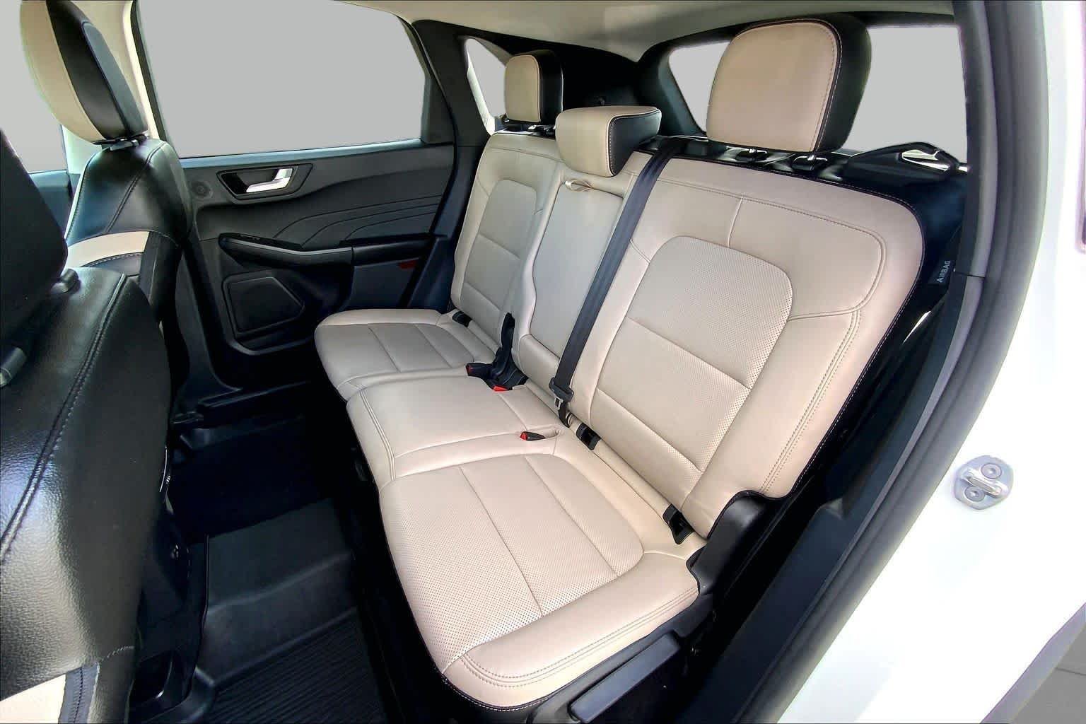 Used 2022 Star White Metallic Tri-Coat Ford SEL image 19