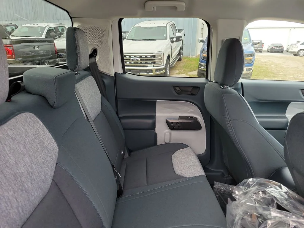 New 2026 Oxford White Ford XLT image 28