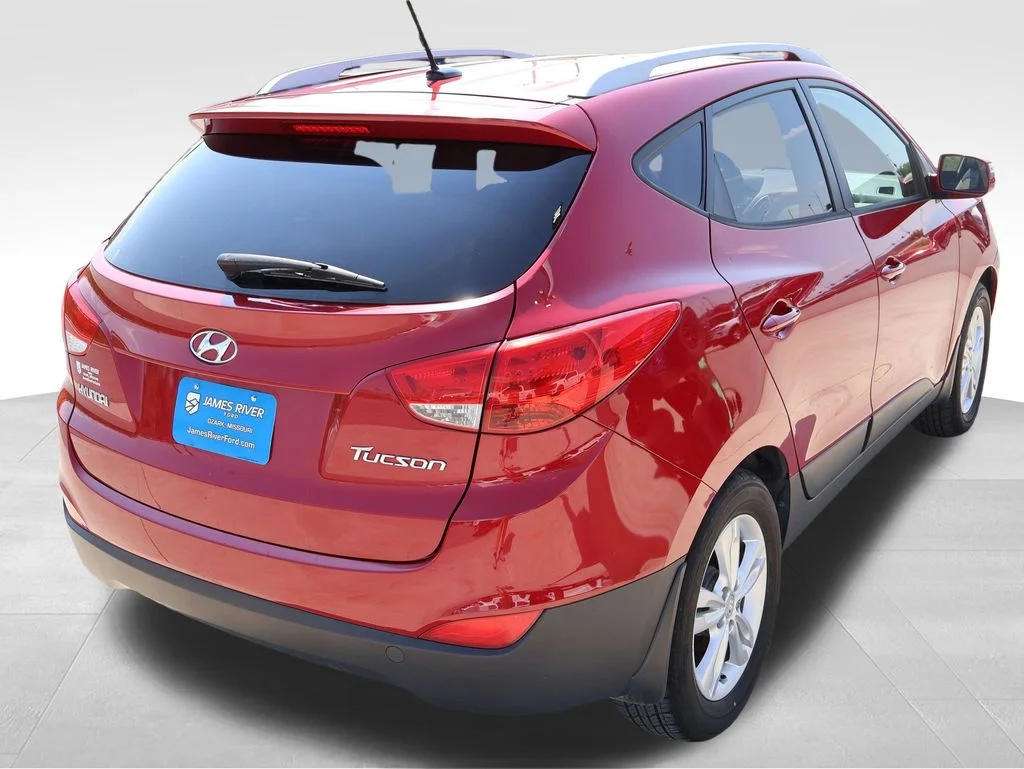 Used 2013 Garnet Red Hyundai GLS image 5