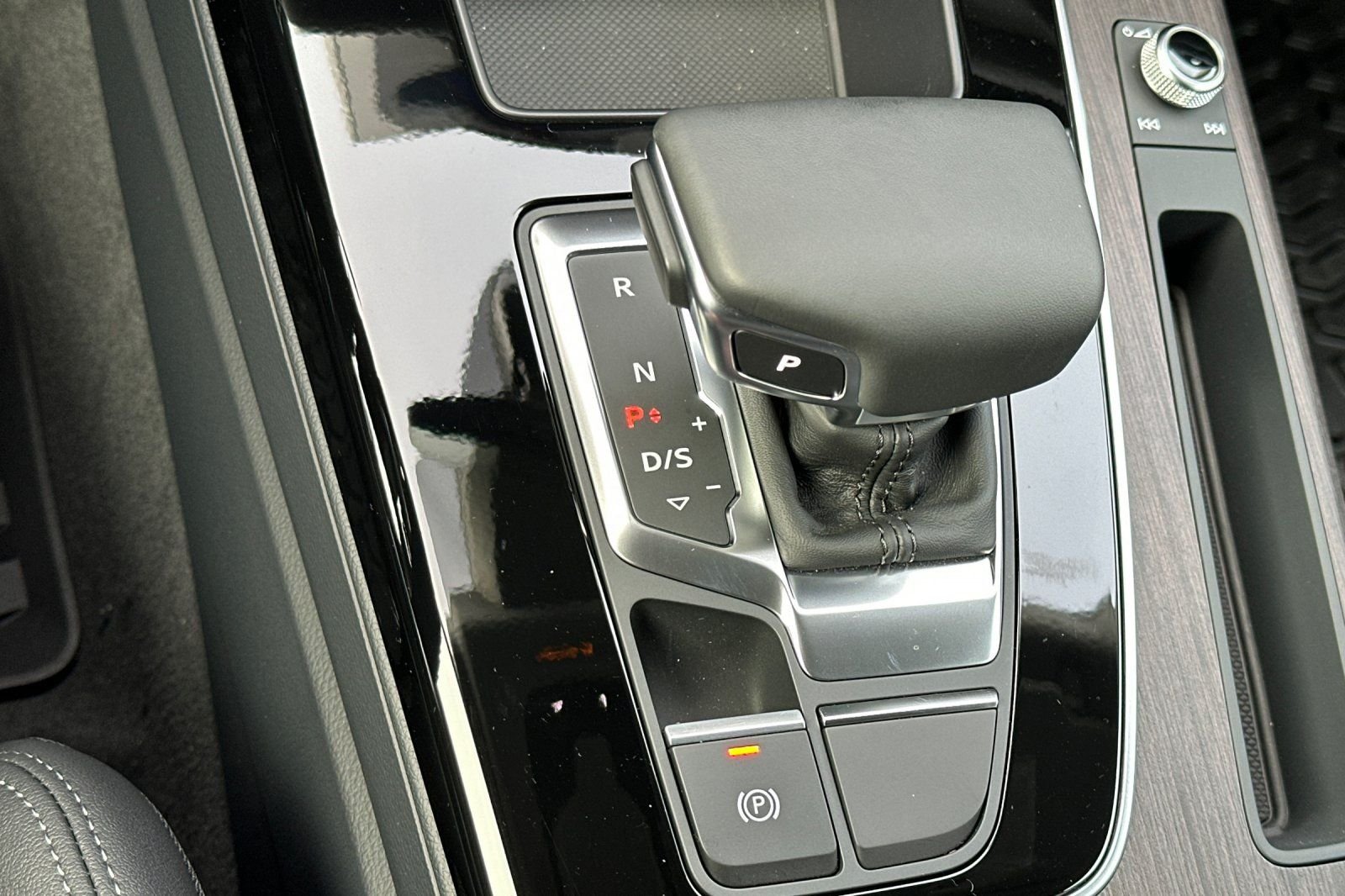 Used 2025 Silver Audi  image 20