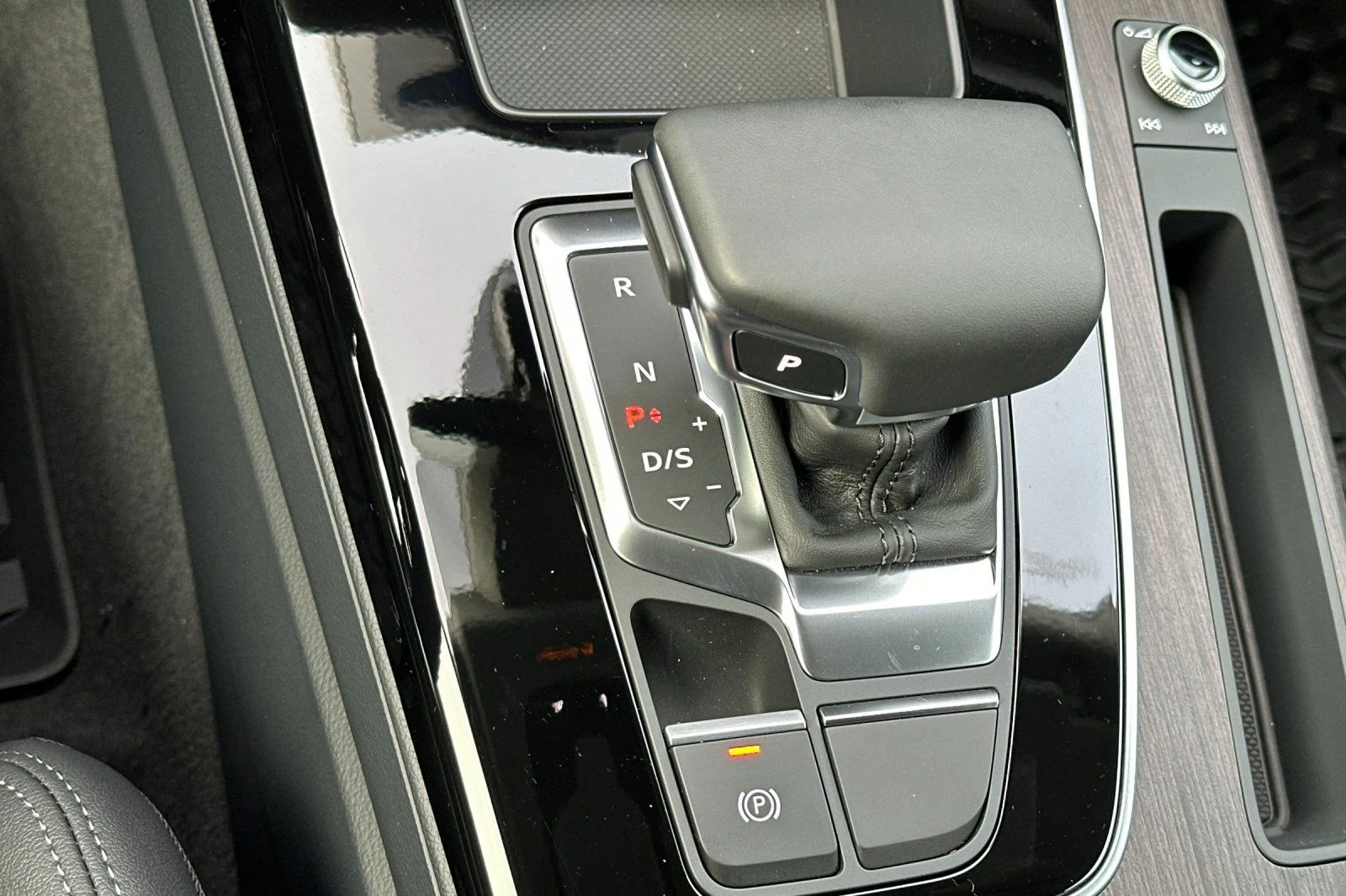 Used 2025 Silver Audi 45 S line Premium image 20