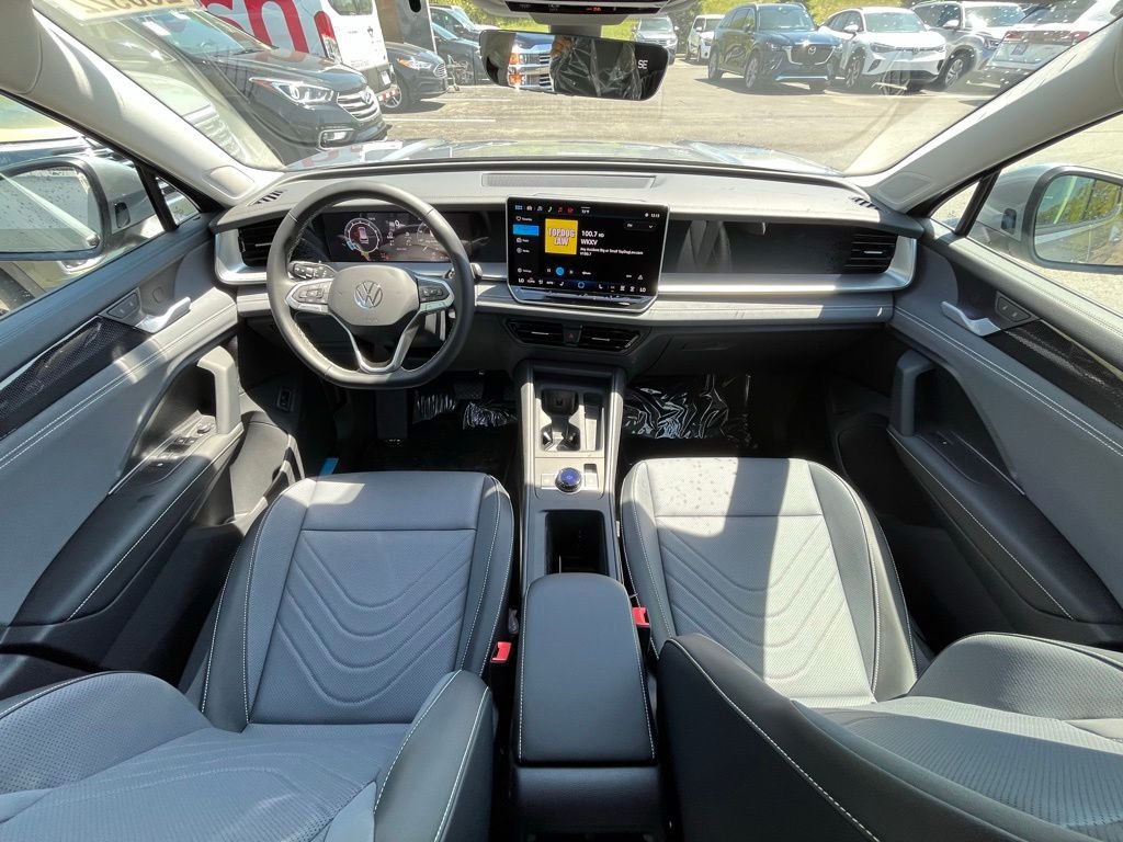 New 2026 Silver Volkswagen 2.0T SE image 12