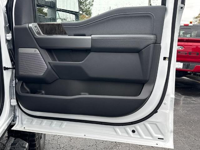 New 2026 Oxford White Ford F-250® Lariat TS MotorSport Valor Package image 46