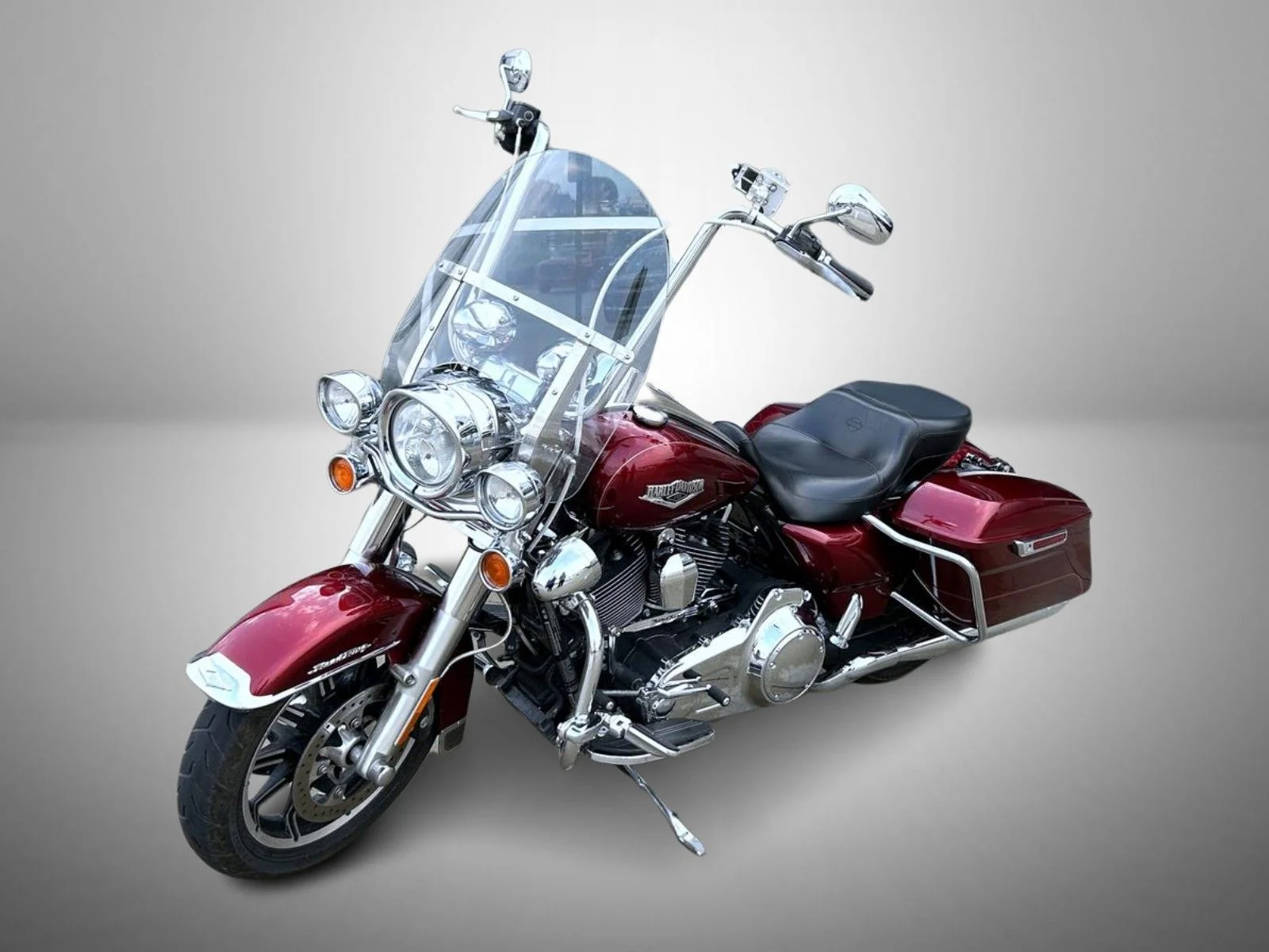 Used 2015 Red Harley-Davidson Road King image 1