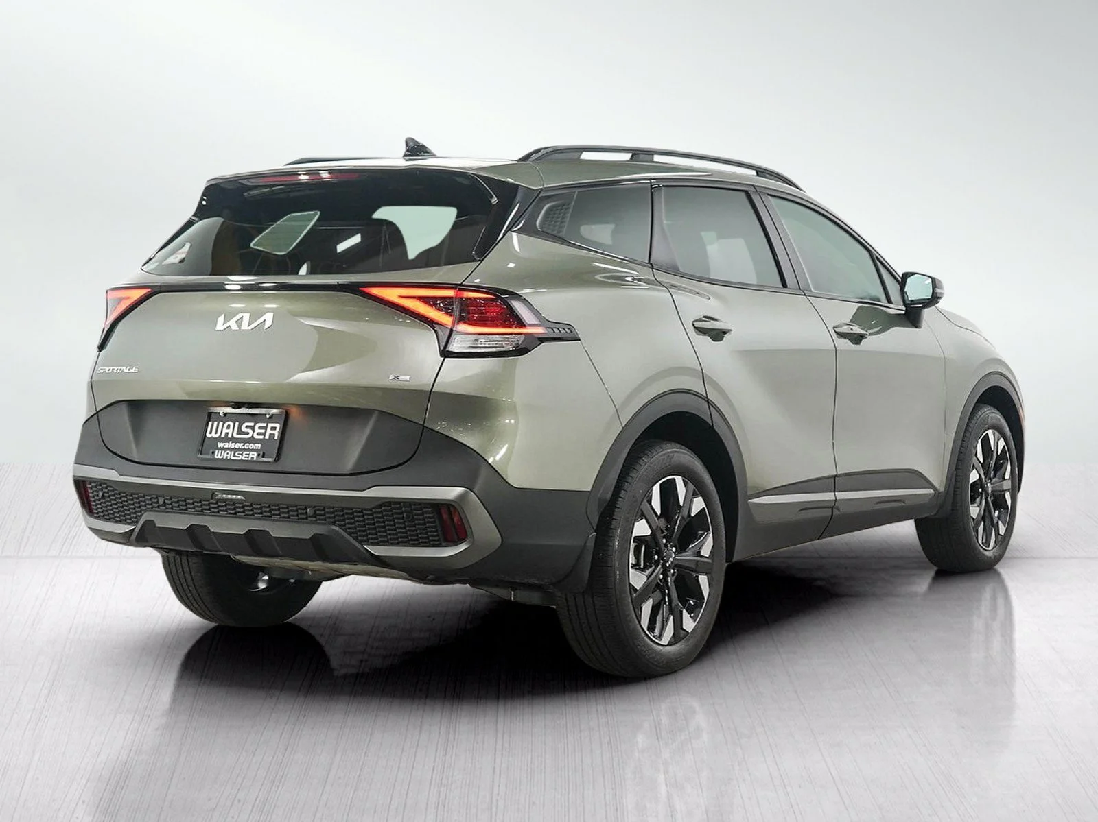 Used 2023 Jungle Green Kia X-Line AWD Premium Package image 6