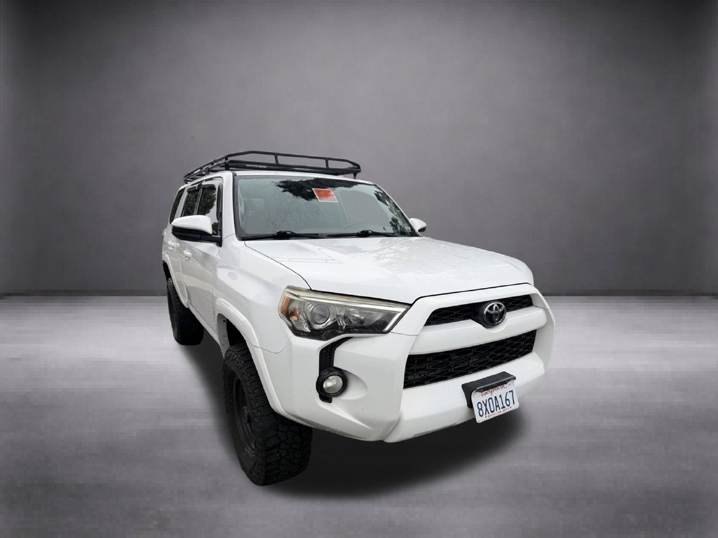 Used 2015 White Toyota SR5 image 1