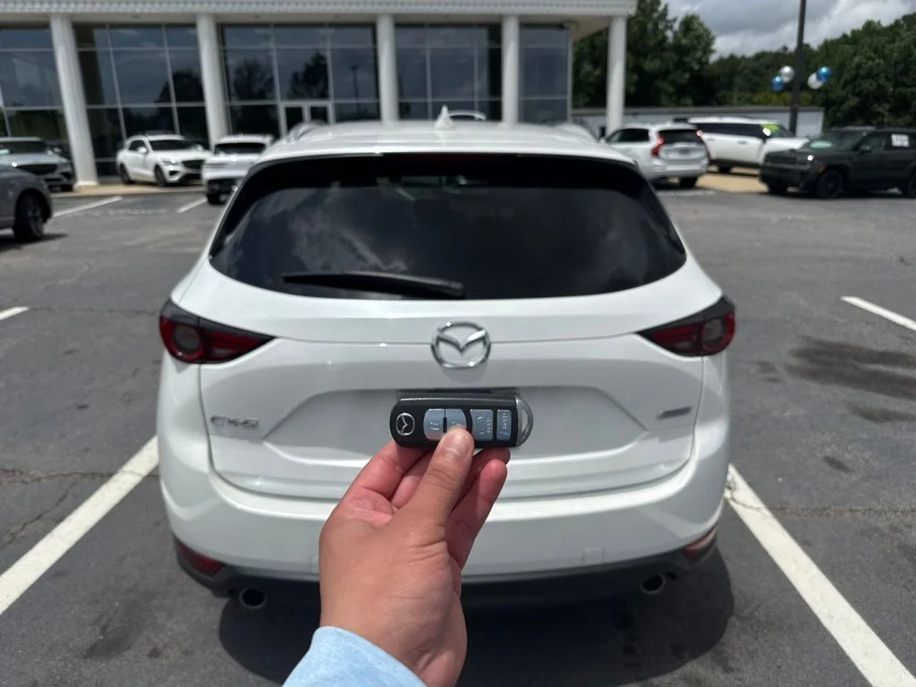 Used 2019 White Mazda Grand Touring image 9