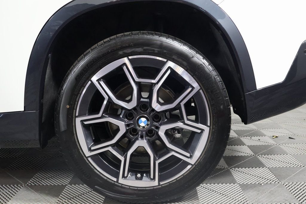 New 2027 Alpine White BMW xDrive28i image 9