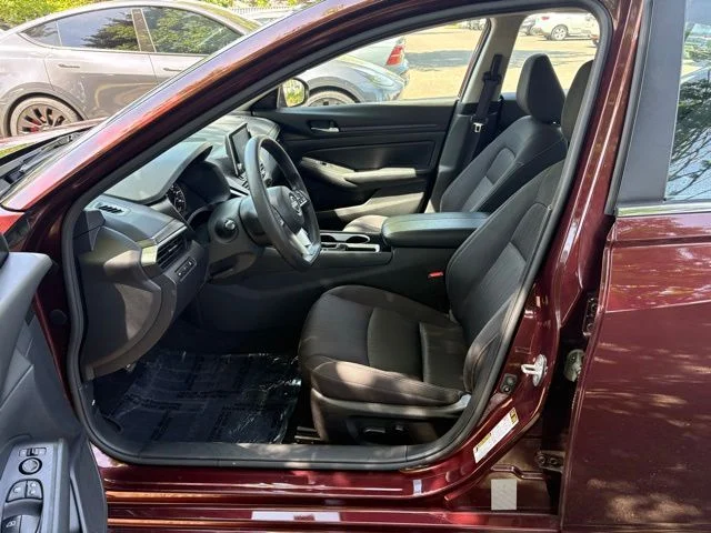 Used 2024 Red Nissan 2.5 SV image 12