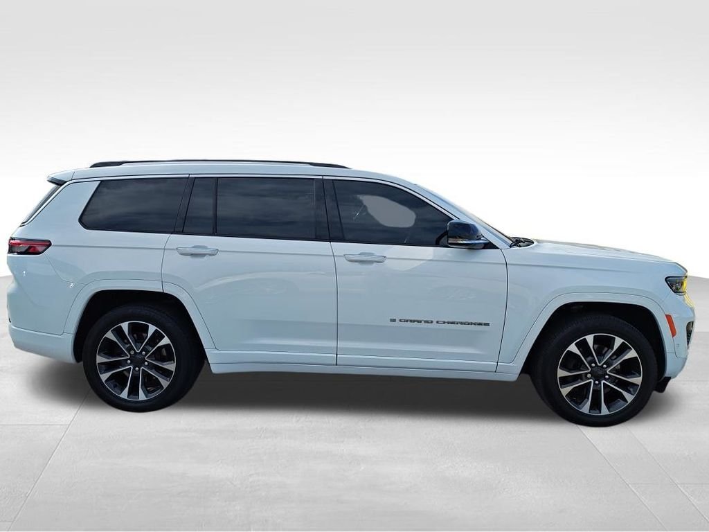 Used 2023 White Jeep Overland image 9