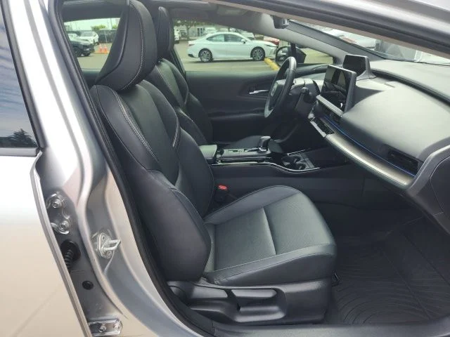 Used 2024  Toyota XLE image 25