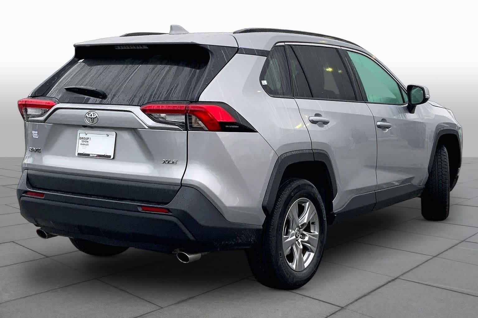 Used 2024 Silver Sky Metallic Toyota XLE image 13