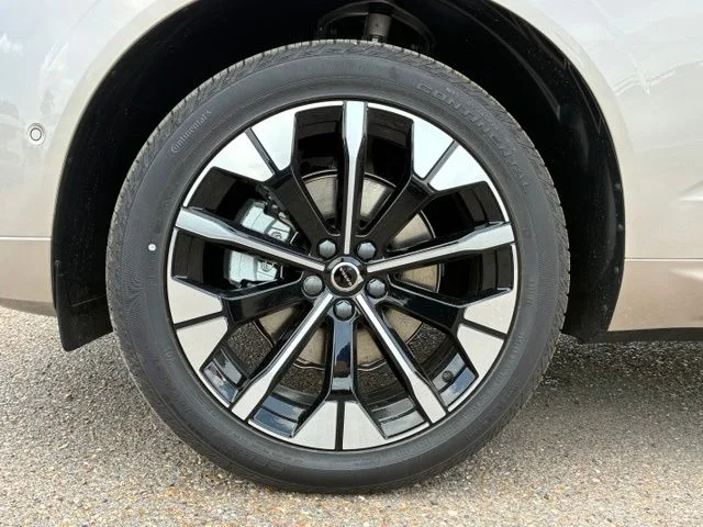 New 2026 Bright Dusk Volvo Plus image 27