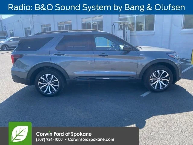 Used 2025 Gray Ford ST-Line image 4