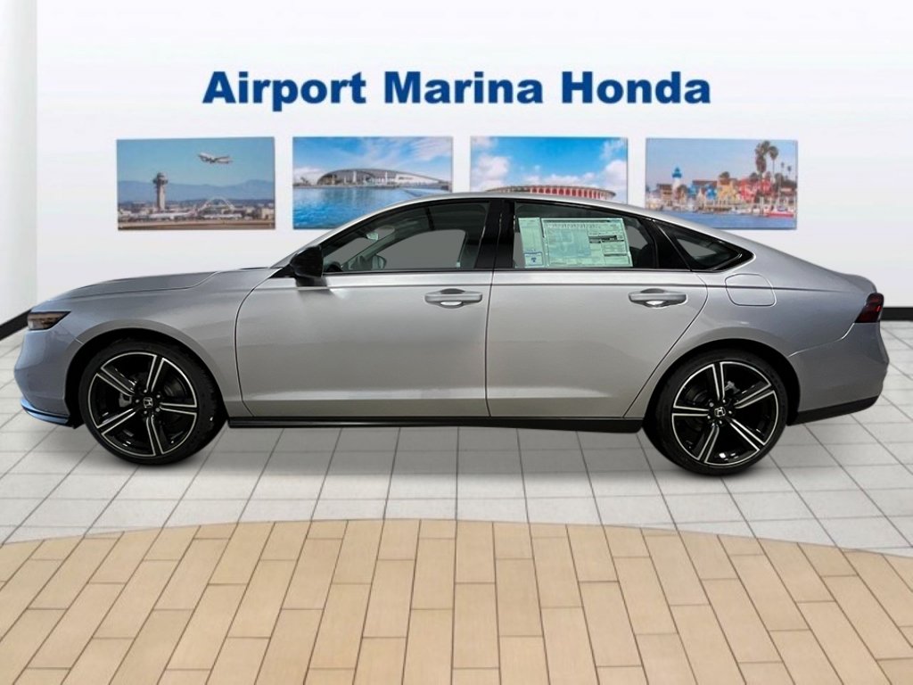 New 2026 Solar Silver Metallic Honda SE image 2