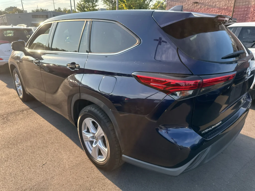 Used 2022 Blueprint Toyota LE image 3