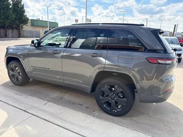 New 2027 Gray Jeep Limited Reserve image 5