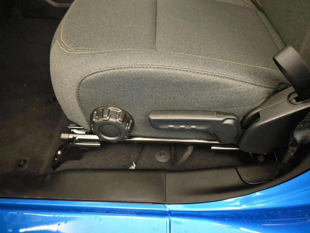 New 2026 Hydro Blue Pearl-Coat Exterior Paint Jeep Sport image 13