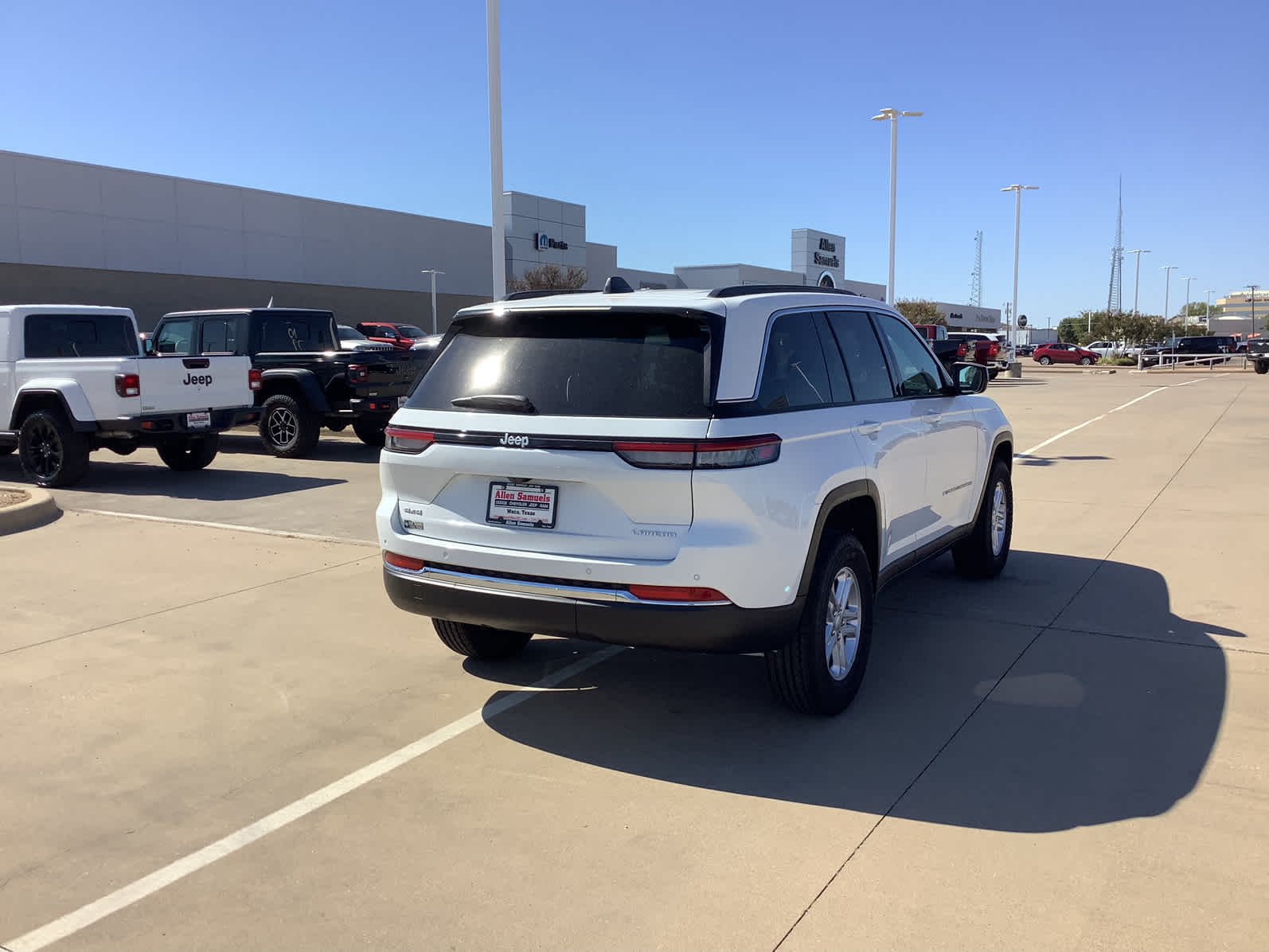 2025 Jeep Grand Cherokee Laredo - Photo 6