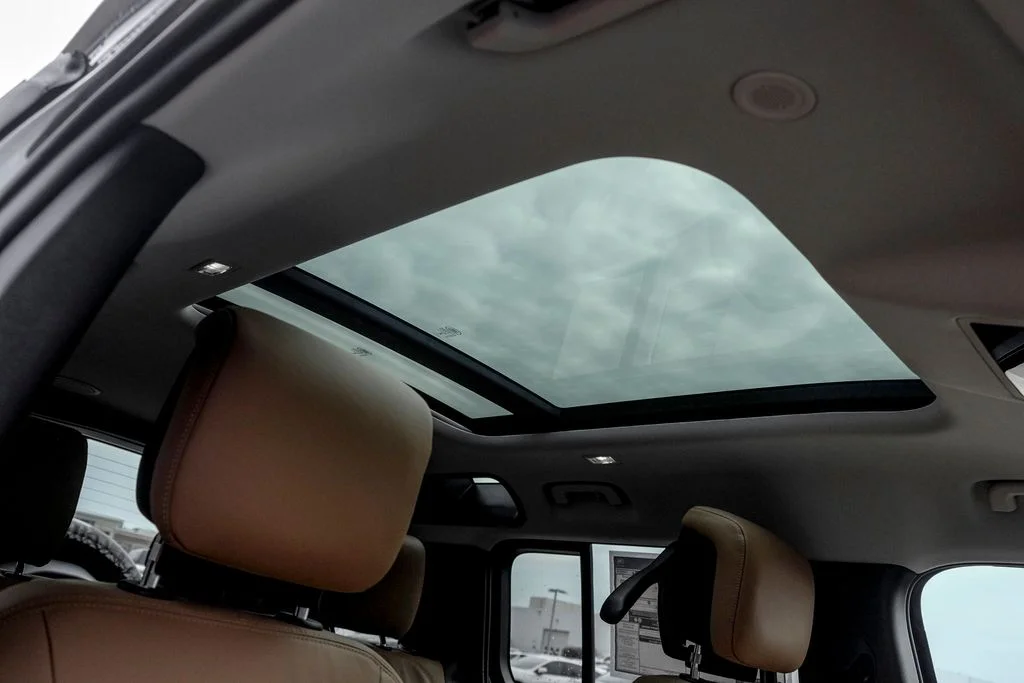 New 2026 Carpathian Grey Land Rover X-Dynamic SE image 22