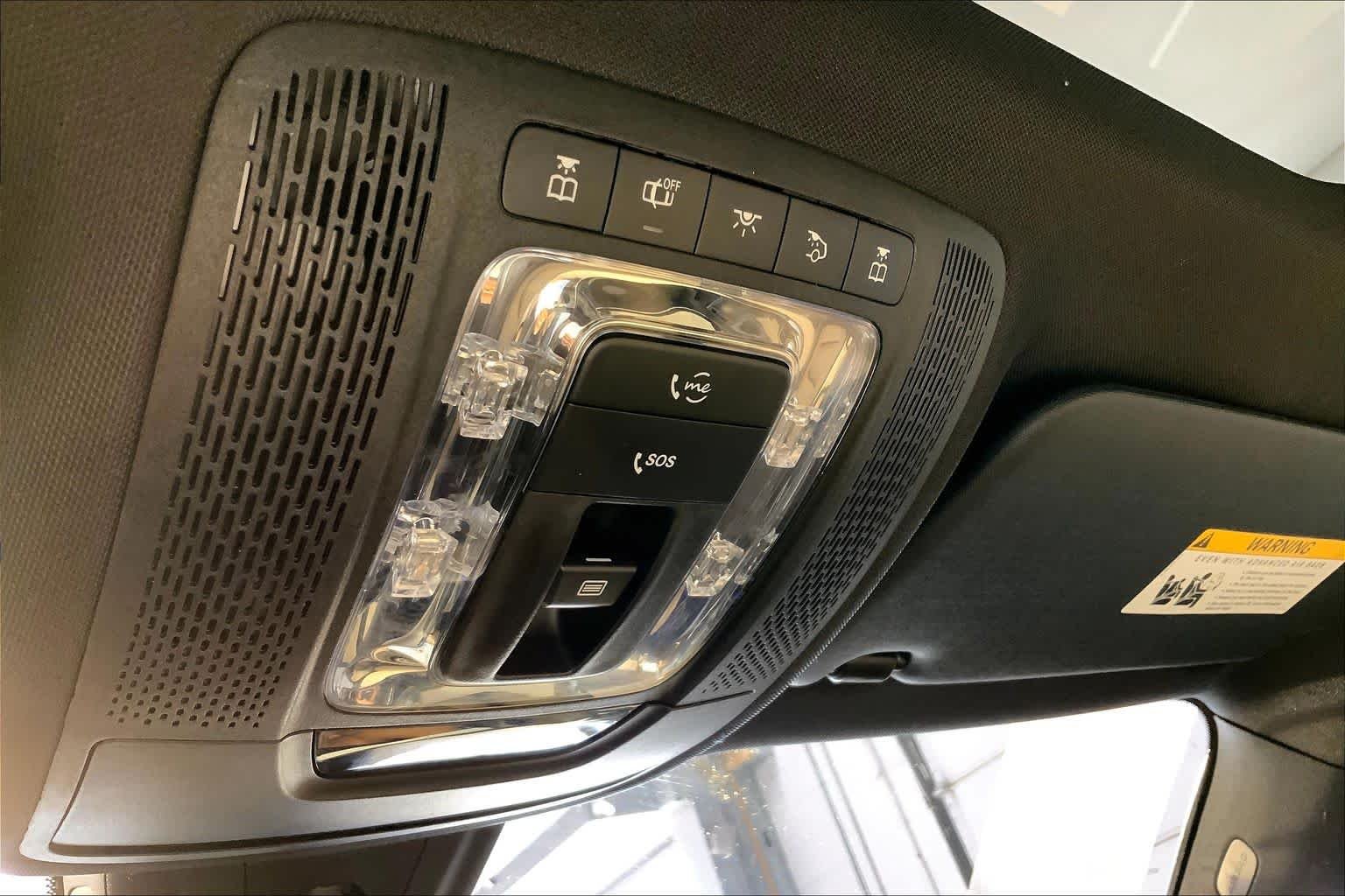 Used 2021 Night Black Mercedes-Benz GLB 250 image 35